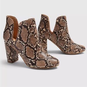 EUC Lane Bryant Dream Cloud Snakeskin Bootie in size 10W.